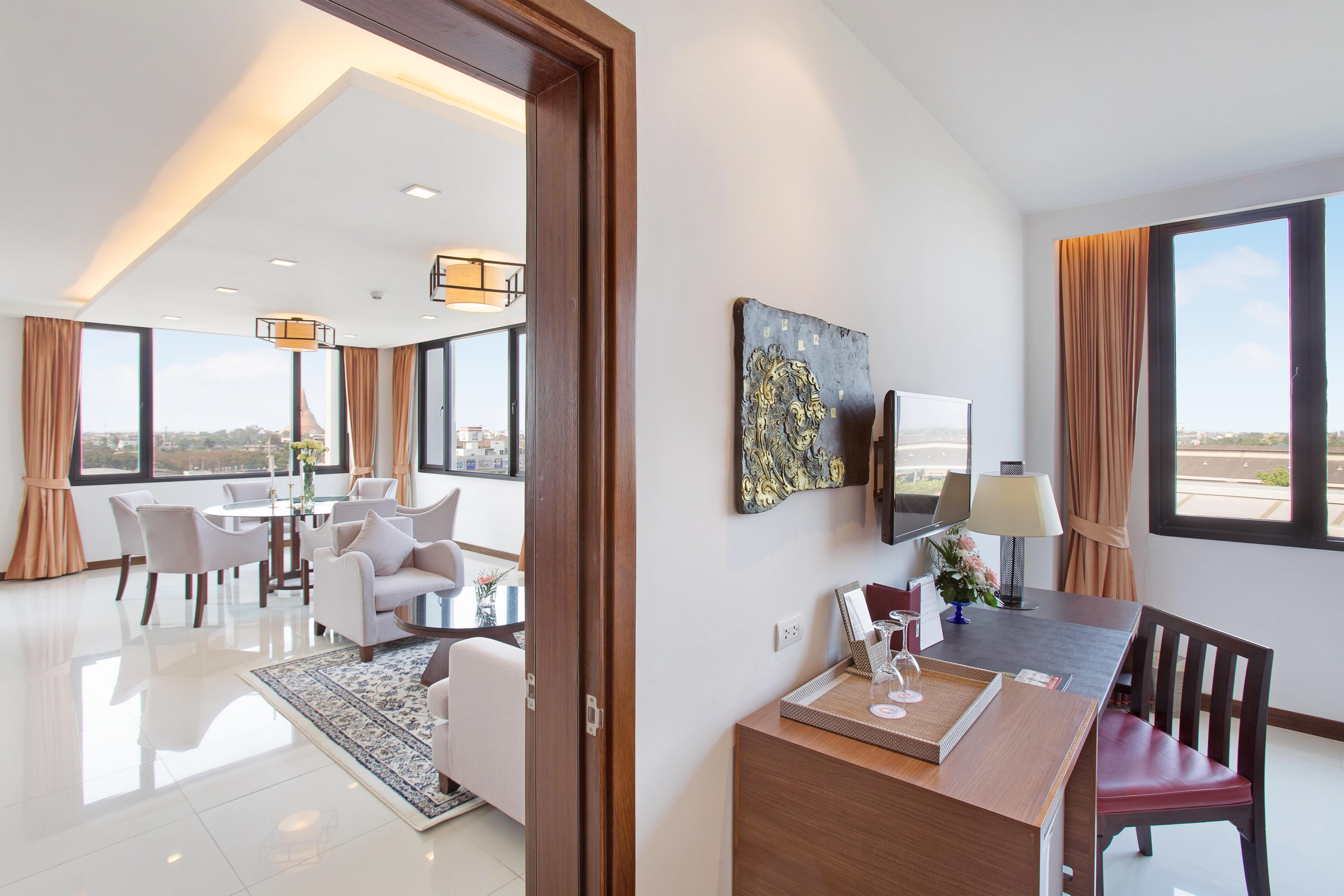 Mida Grande Hotel Dhavaravati Nakhon Pathom - Sha Plus Екстер'єр фото